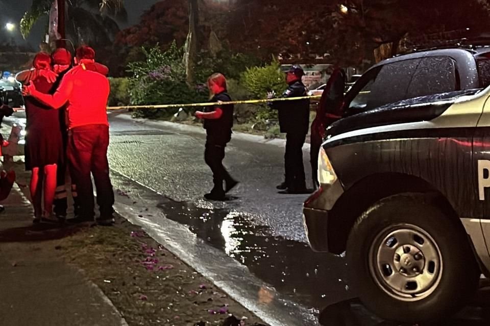 La mujer quedó herida y fue llevada por paramédicos, en estado grave a la Cruz Verde Marcos Montero.