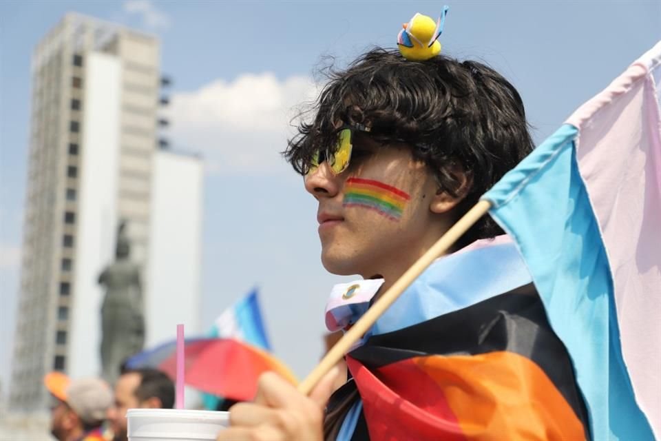 Este 8 de junio personas de la población diversa tomaron las calles de Guadalajara para conmemorar su lucha y hacerse presentes con la Marcha del Orgullo.
