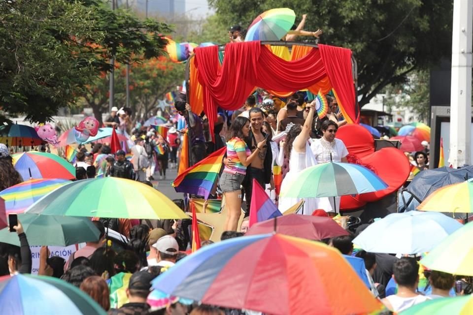 La Marcha partió de La Minerva y culminó en la Glorieta de los Niños Héroes, también conocida como la Glorieta de los Desaparecidos.