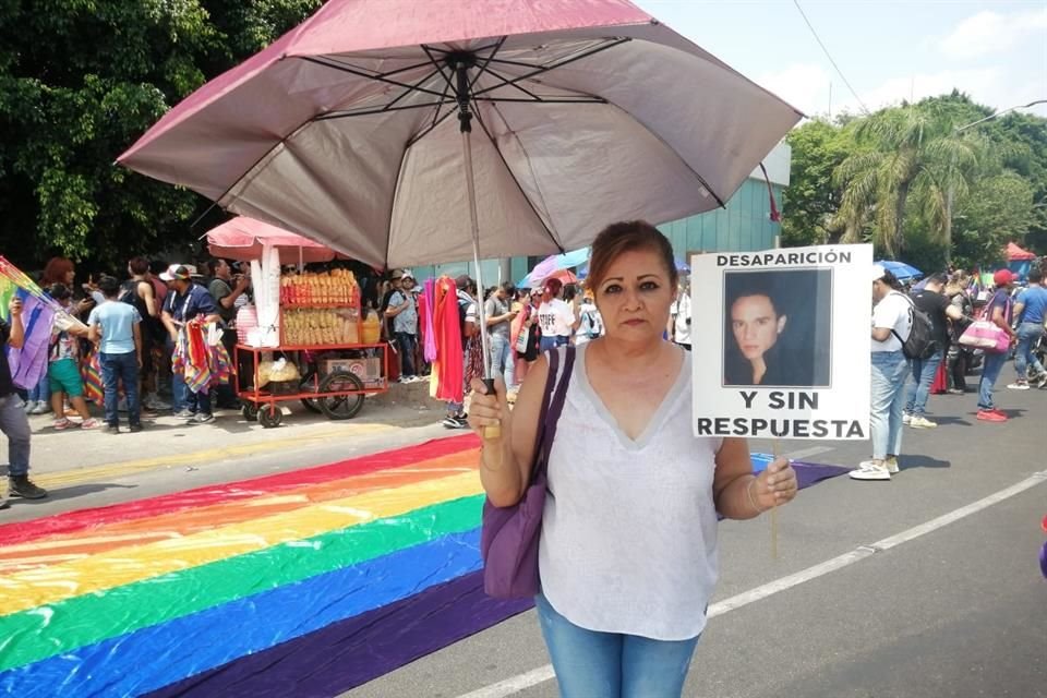 Este año se marchó bajo el lema 'El crimen no es amar, el crimen es odiar' y el contingente estuvo encabezado por familiares de personas LGBTTTIQ+ no localizadas.