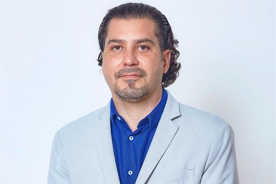 Jesús Ibarra, Académico de Estudios Sociopolíticos en el ITESO.