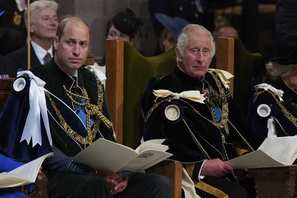 Guillermo y Carlos III dejaron de lado su rivalidad luego de que Enrique se fuera de Inglaterra.