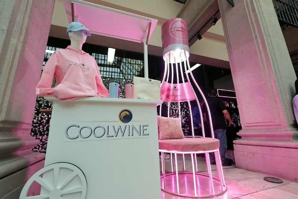 Hubo algunos stands interactivos dentro de Zona Vino.
