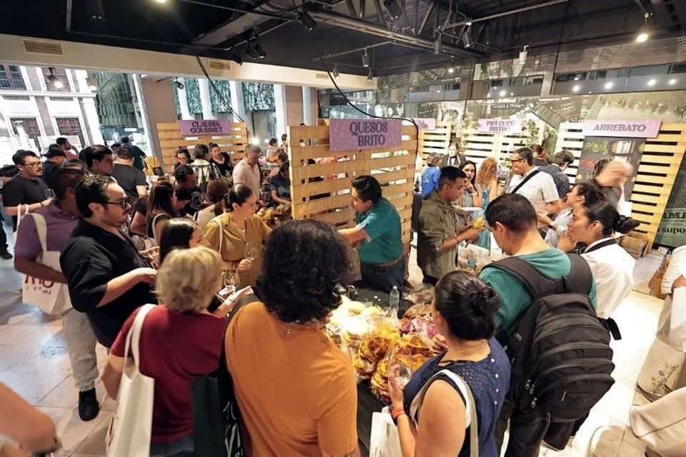 La zona gourmet siempre estuvo concurrida.