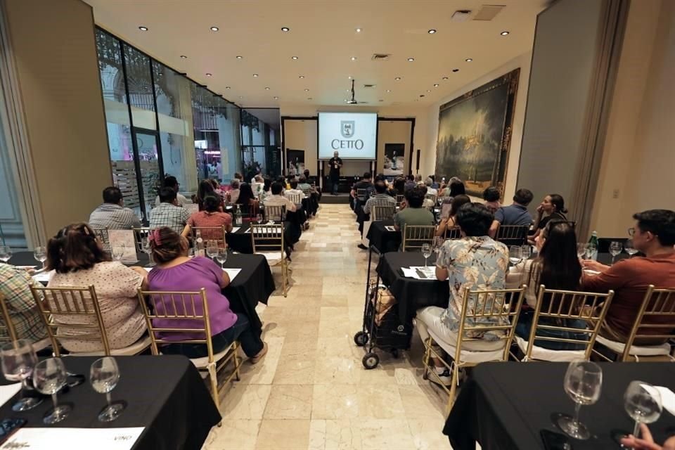 L.A. Cetto, Reserva Familia Tannat, Louis M. Martini Sonoma y la recién lanzada Vinos del Oeste, entre muchos otras vinícolas, participaron en el evento.