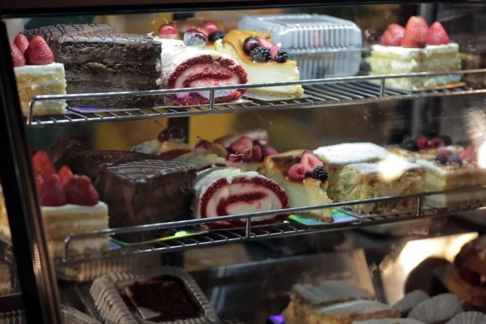 El área gourmet también incluyó variedad de postres.