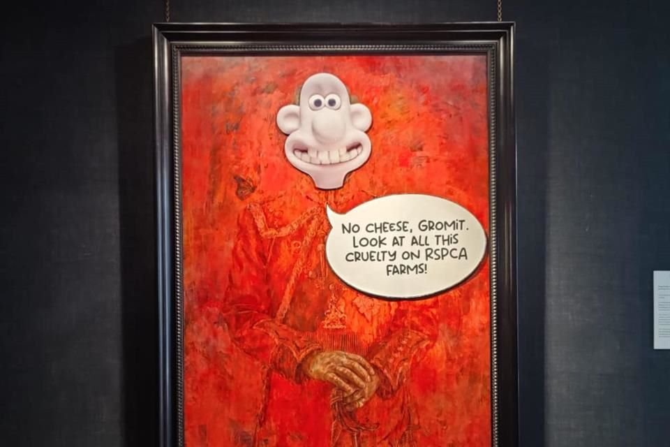 La obra ahora presenta el rostro del personaje Wallace y el mensaje 'sin queso, Gromit. Mira toda la crueldad en las granjas RSPCA'.