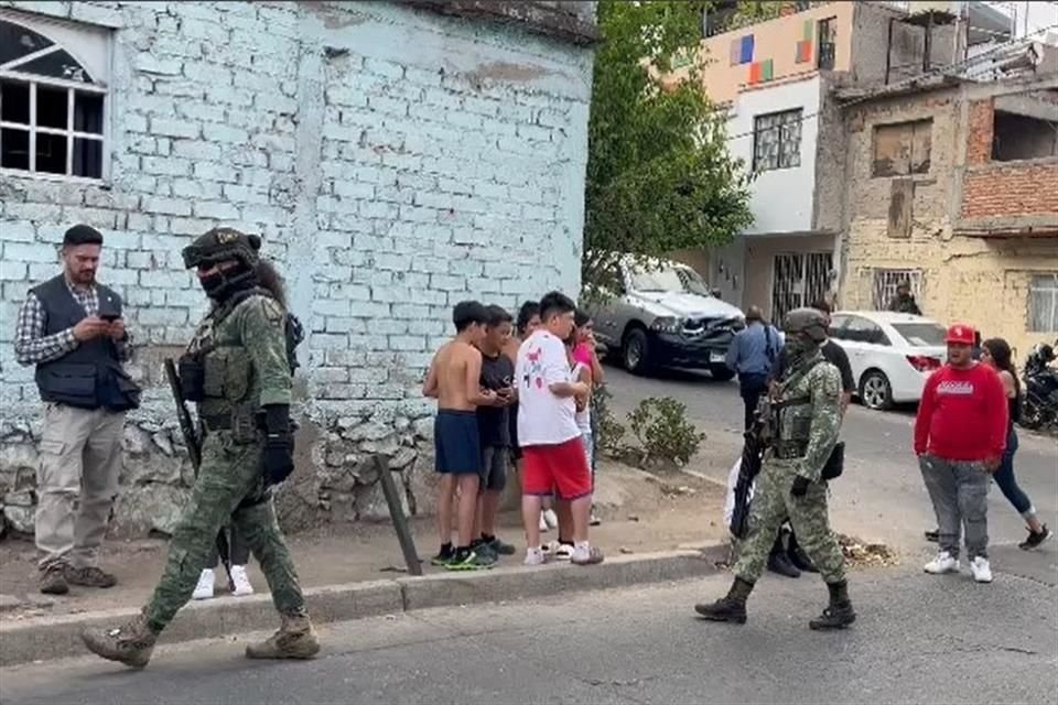 La Policía de Guadalajara informó que se trató de una agresión directa contra tres personas.