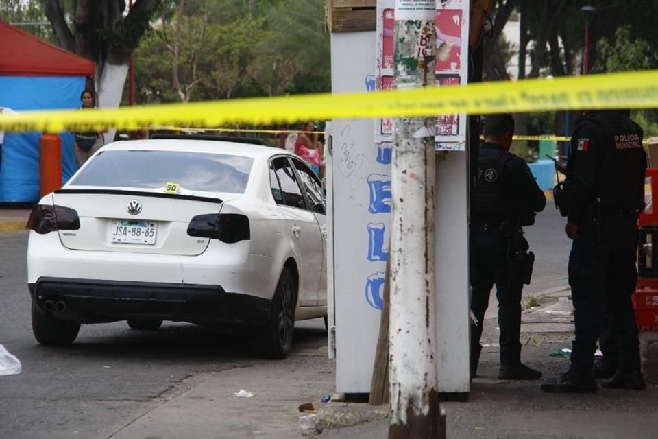 Eran cerca de las 12:40 horas cuando la víctima llegó en su Volkswagen Bora a la Avenida Artes Plásticas, cerca de José María Estrada.