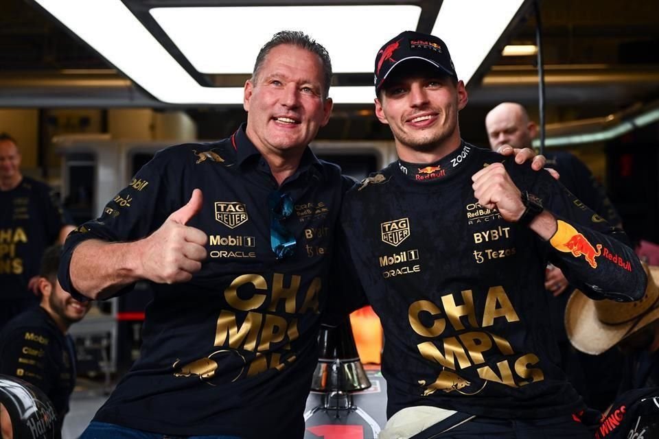 El polémico Jos Verstappen siempre busca lo mejor para su hijo Max.