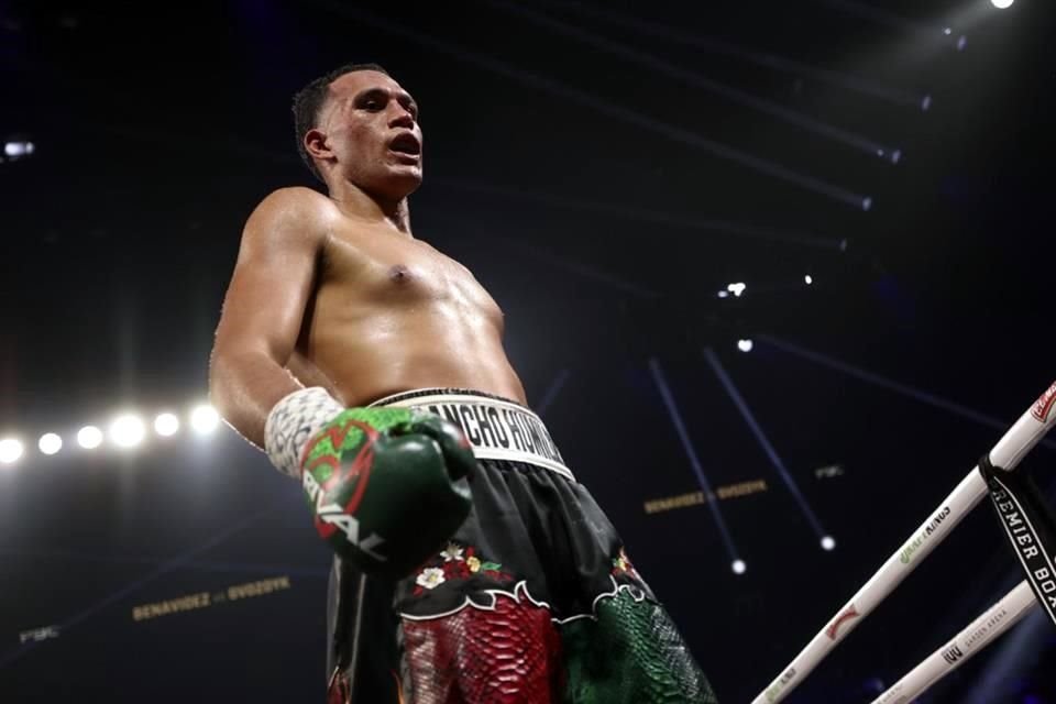 David Benavidez se llevó el triunfo.