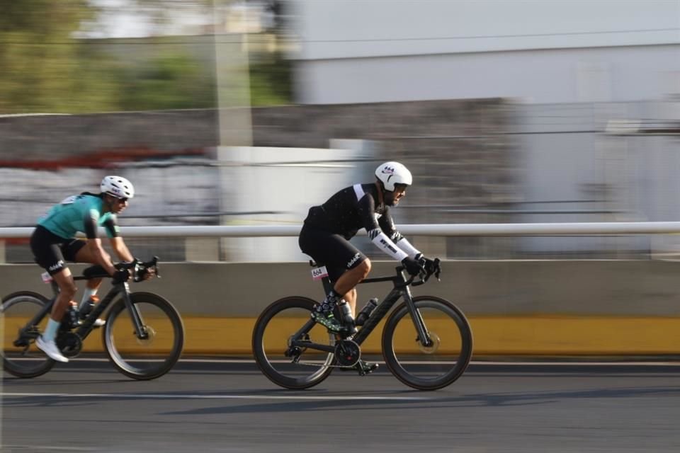 El Gran Giro de Guadalajara se pedaleó por distintos puntos de la ciudad.