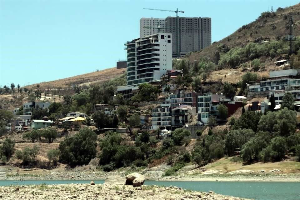 Alrededor del vaso mexiquense, cada vez más construcciones... con sus impactos.