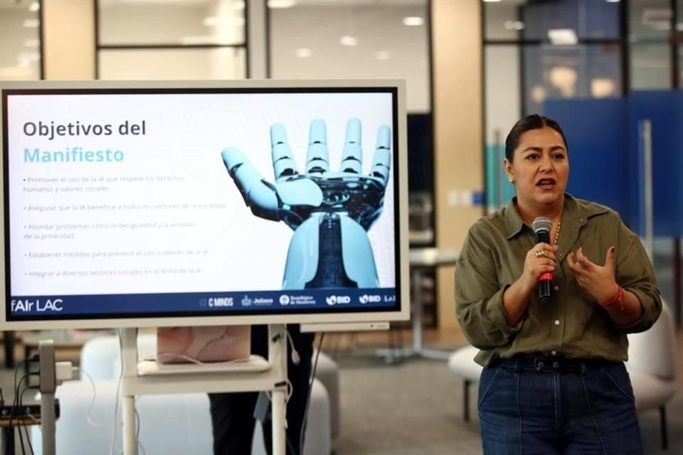 Tzinti Ramirez Reyes, internacionalista por el Tec de Monterrey y co-autora del Manifiesto Jalisco Inteligencia Artificial.