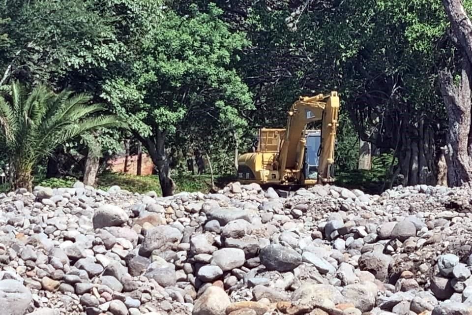 Vecinos acudieron el 13 de agosto del año pasado a El Estacado para documentar y denunciar a Conagua la extracción de arena e invasión al Lago de Chapala.