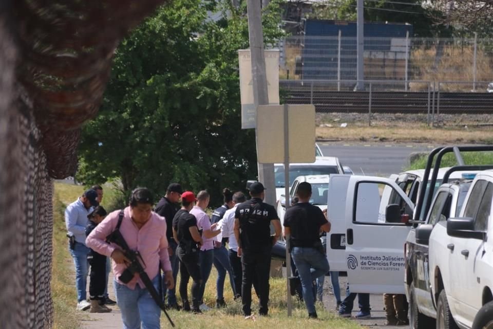 Aproximadamente a las 7:20 horasM ciudadanos reportaron a los números de emergencias que habían localizado a una mujer sin vida, sobre la Prolongación Avenida Las Fuentes, en Tlaquepaque.