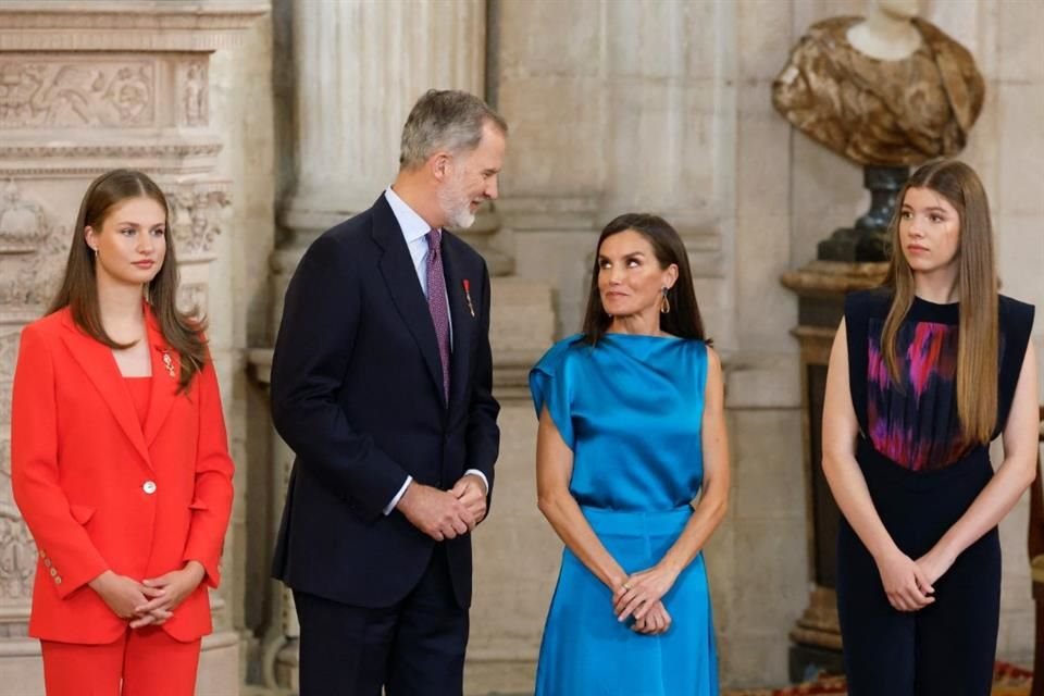 Felipe VI destacó la dedicación de Letizia, así como el crecimiento de sus hijas Leonor y Sofía.