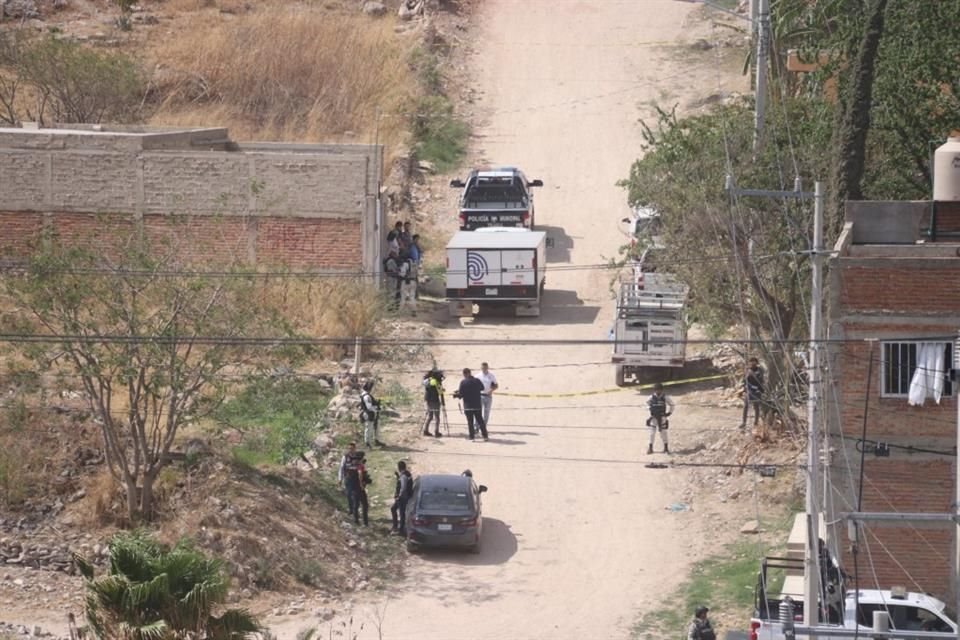 Un cuerpo enterrado fue localizado la tarde de este miércoles en un predio de la Colonia La Junta de Los Ocotes, en Zapopan.