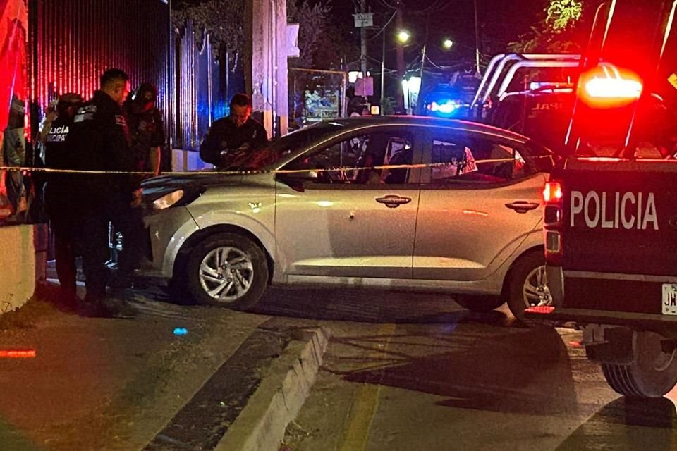 Con un kilómetro de distancia fueron hallados los cadáveres de dos hombres en la Colonia Bosques de Santa Anita, en Tlajomulco.