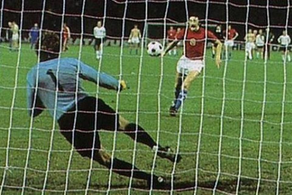 El penal de Antonín Panenka le dio el título a Checoslovaquia.