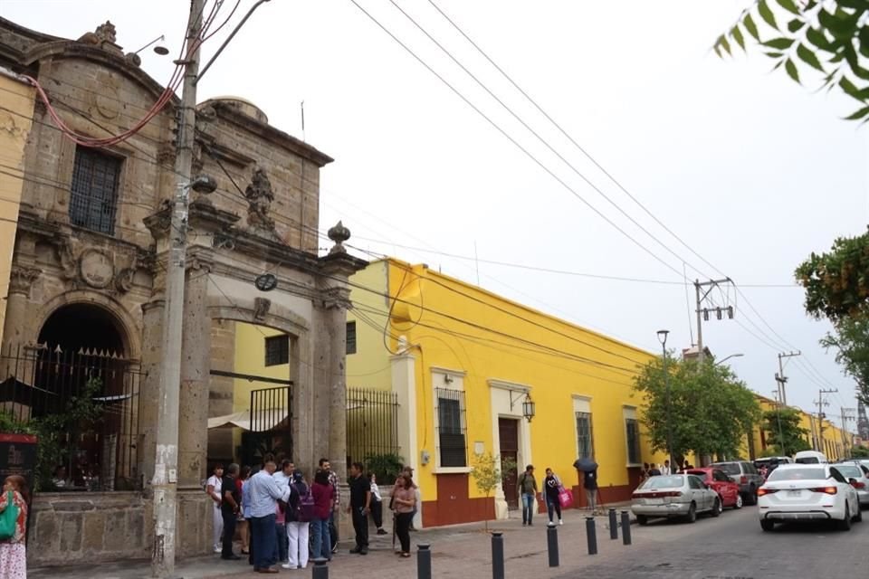 En conjunto con el Instituto Nacional de Antropología e Historia (INAH) el Ayuntamiento de Guadalajara restauró la fachada del Hospital Civil 'Fray Antonio Alcalde', un finca con valor patrimonial.