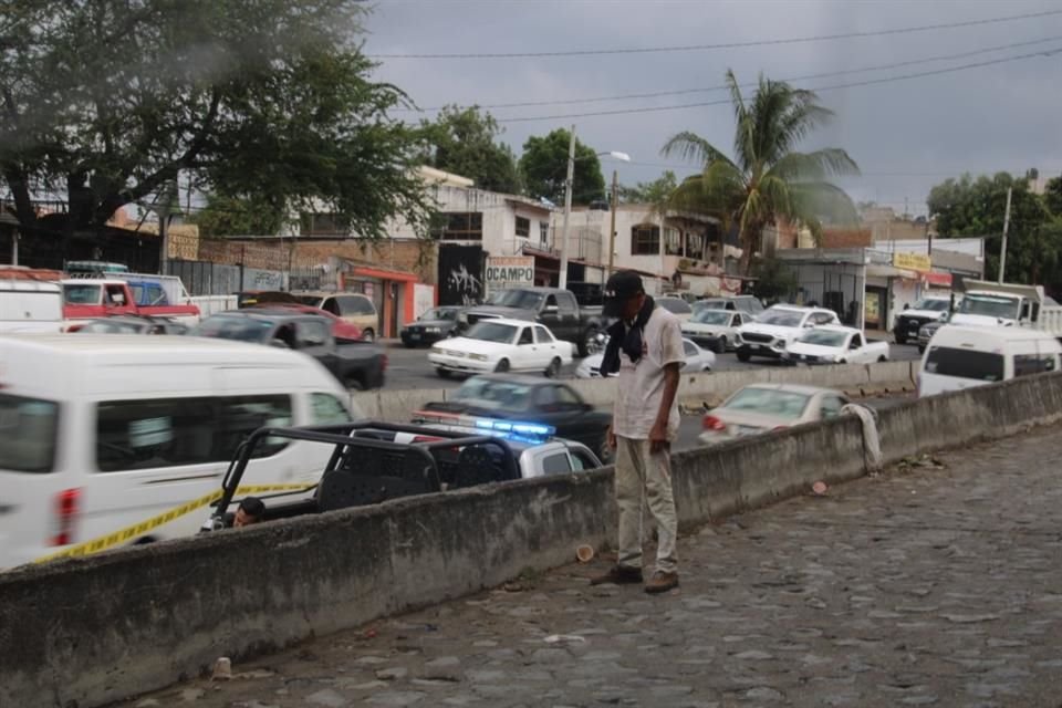 Leonel era amigo de Raúl, fue quien lo encontró y lamentó su pérdida junto a su familia.