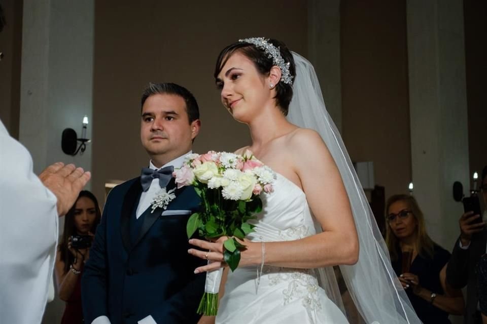 María Fernanda y Alejandro tenían unas horas de casados.