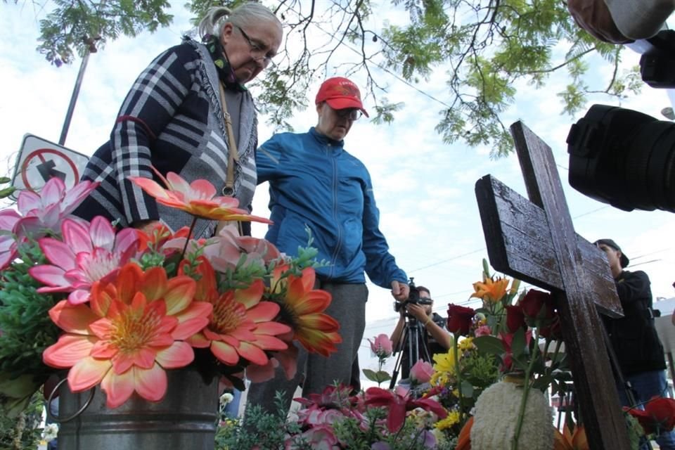 La familia de María Fernanda Peña Álvarez acudió este domingo a conmemorar cinco años de su muerte.