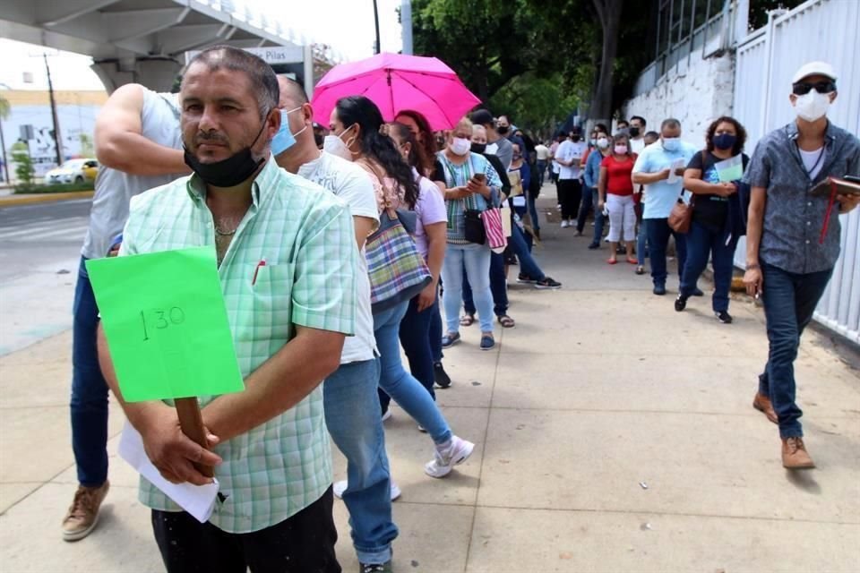 Uno de los centros para que las personas de 40 a 49 años reciban la segunda dosis será el CUCEI.