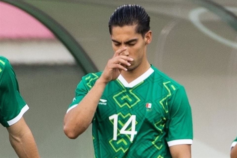 El lateral izquierdo fue de los jugadores que lució la bandera de cabeza en su uniforme.