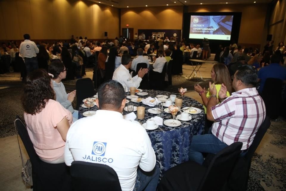 Evento de entrega de constancias a Regidores del PAN.