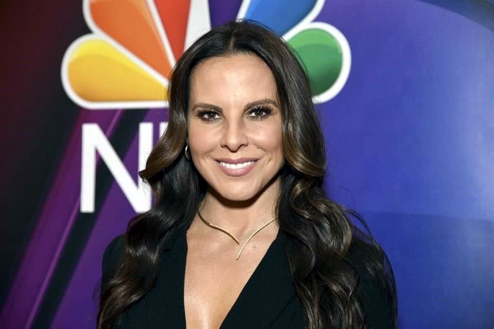 La noticia le llegó a la famosa Reina del Sur mientras trabaja en una filmación, en su nuevo proyecto para Netflix.