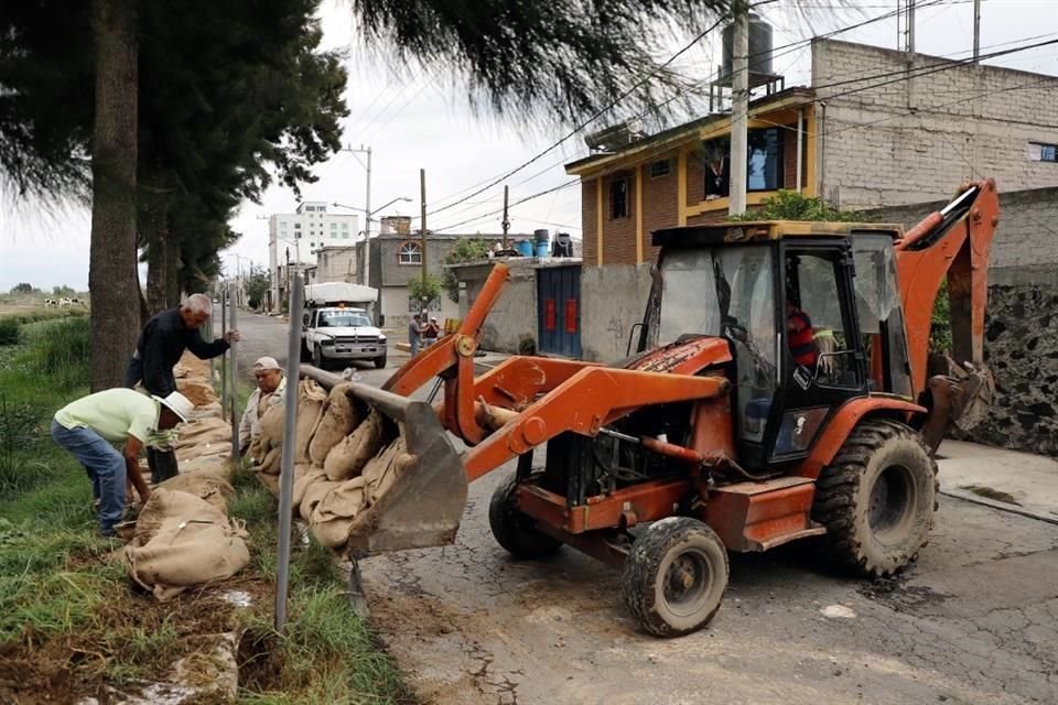 De acuerdo con vecinos de la Colonia San José, el equipo de bombeo para drenar el Riachuelo Serpentino dejó de operar y provocó inundaciones en 50 viviendas.