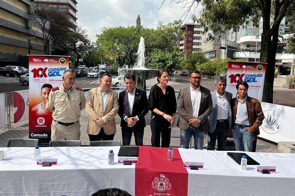 Esta mañana se presentó la edición 20 del 10K Internacional Comude Guadalajara y Bomberos 2024.