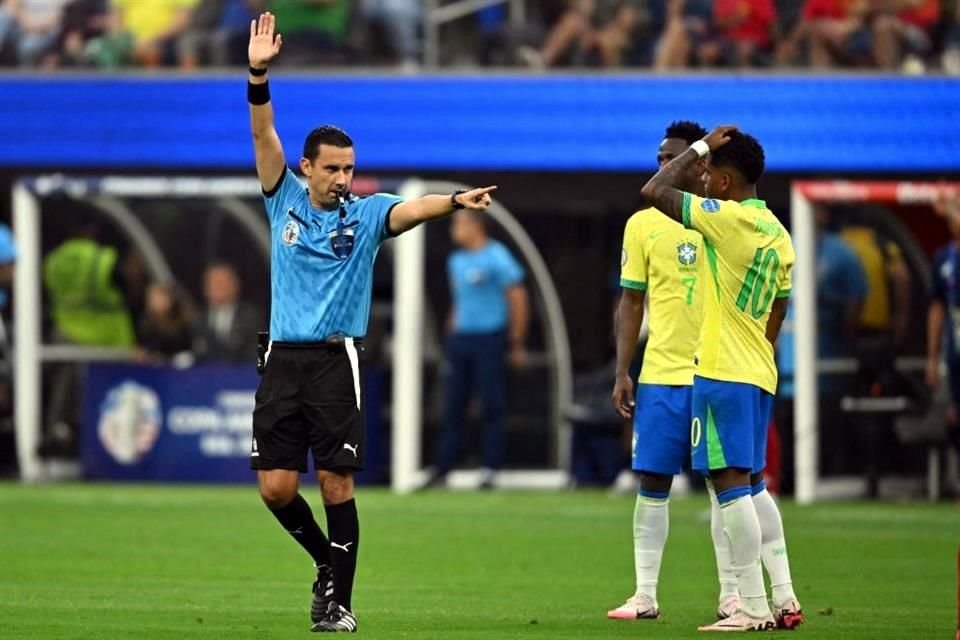 Luego de pitar el partido donde Brasil y Costa Rica empataron 0-0, César Ramos dirigirá el Argentina vs. Perú, en la última jornada de la Fase del Grupo A.