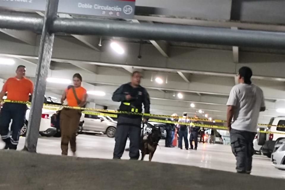 Cuando salía de la plaza comercial Punto Sao Paulo, un empresario fue asesinado a balazos en la Colonia Providencia, Guadalajara.