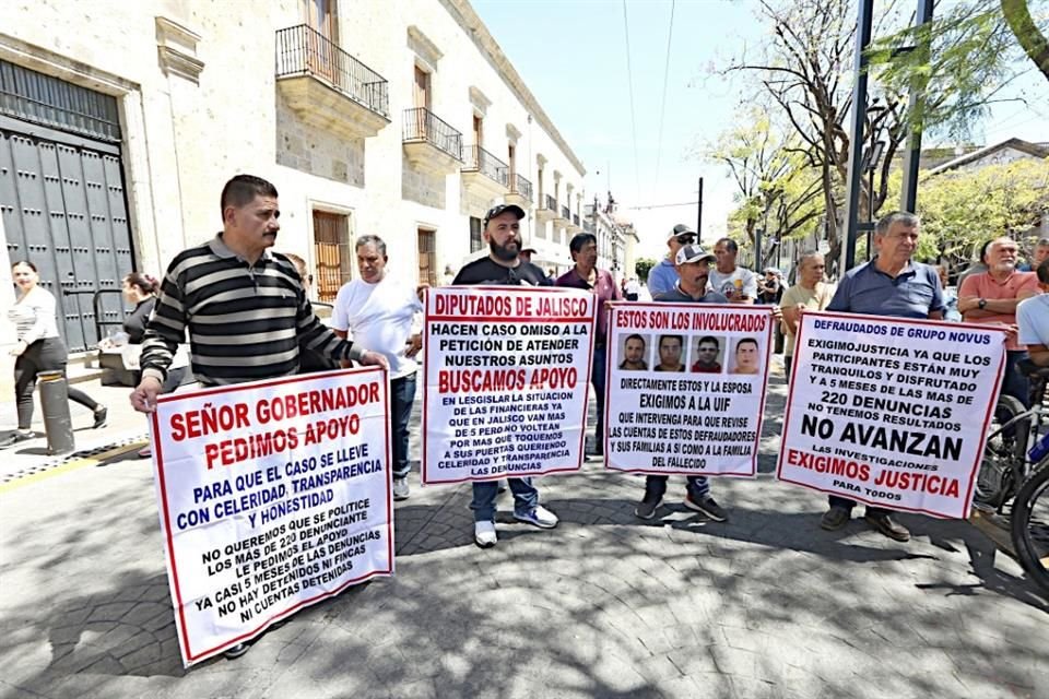 Víctimas de fraude en Jalisco se han manifestado para exigir justicia.