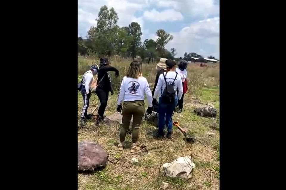 Hasta las 14:20 horas las acciones de la agrupación continuaban en ese predio.