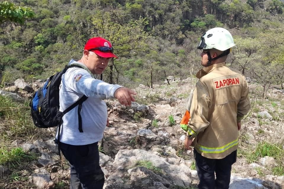 Rescatistas buscan a un menor de edad que fue arrastrado por la corriente en Zapopan.