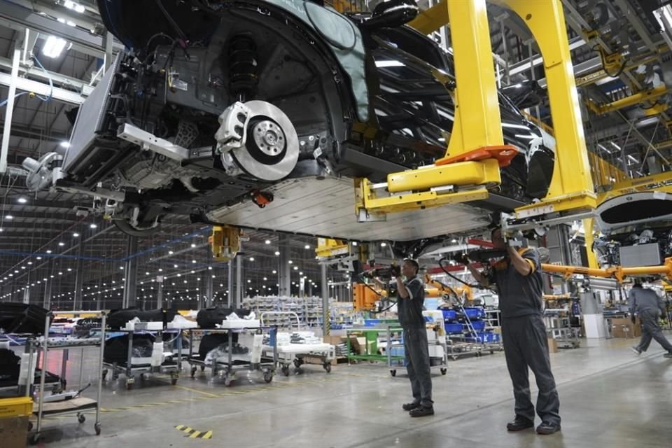 México envía el 80 por ciento de sus exportaciones de autos a Estados Unidos. 