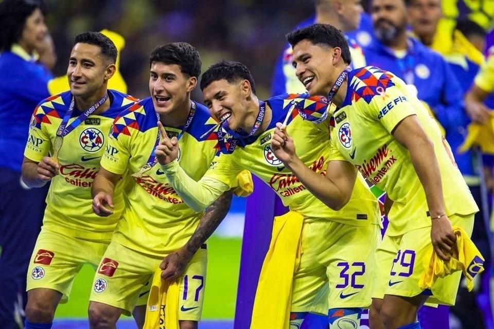 Fuentes fue bicampeón con el América.