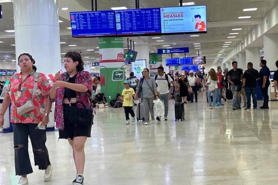 'Beryl' ha provocado la cancelación de más de 300 vuelos