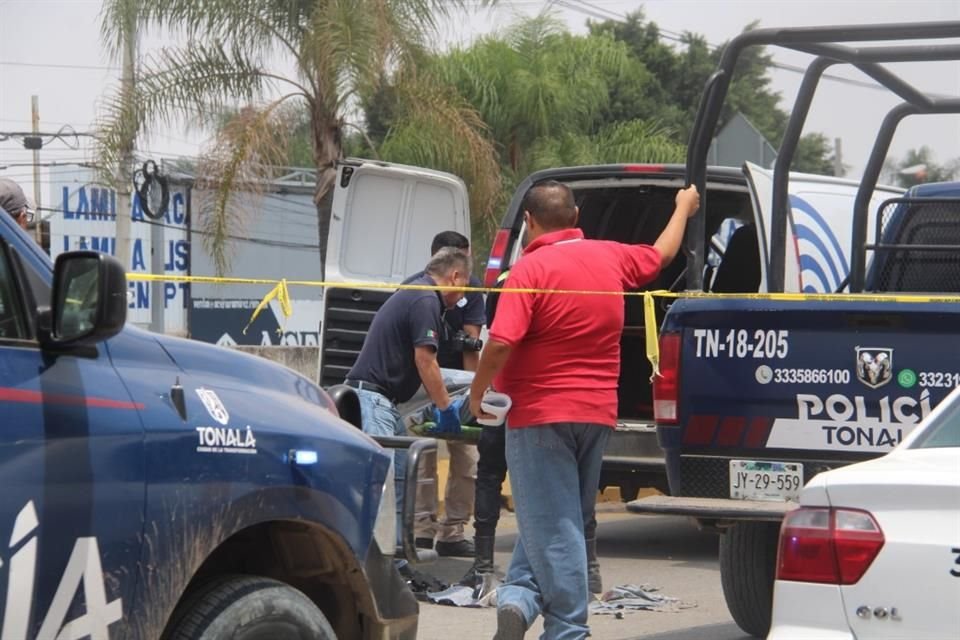 Policías de Tonalá intentaron hacerle una revisión a la víctima, porque iba sin placas y en sentido contrario; al huir fue atropellado.