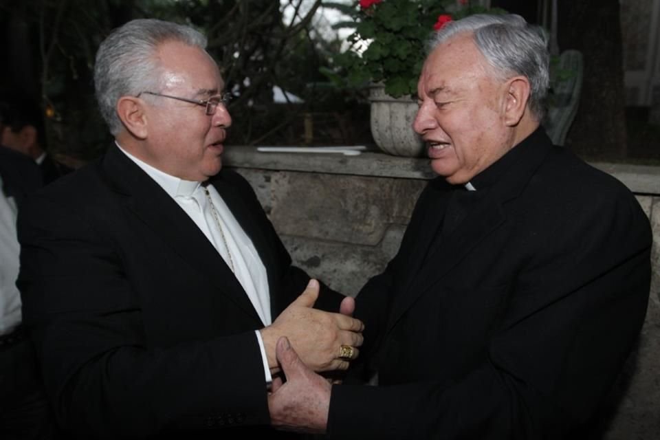 Robles y Sandoval: dos personajes de la jerarquía católica que roban la atención dentro del juicio.