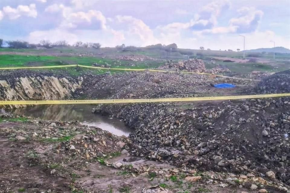 Un joven se ahogó en una excavación de 4 metros, llena de agua, cuando ingresó para tratar de salvar a su perro, en Chulavista, Tlajomulco.