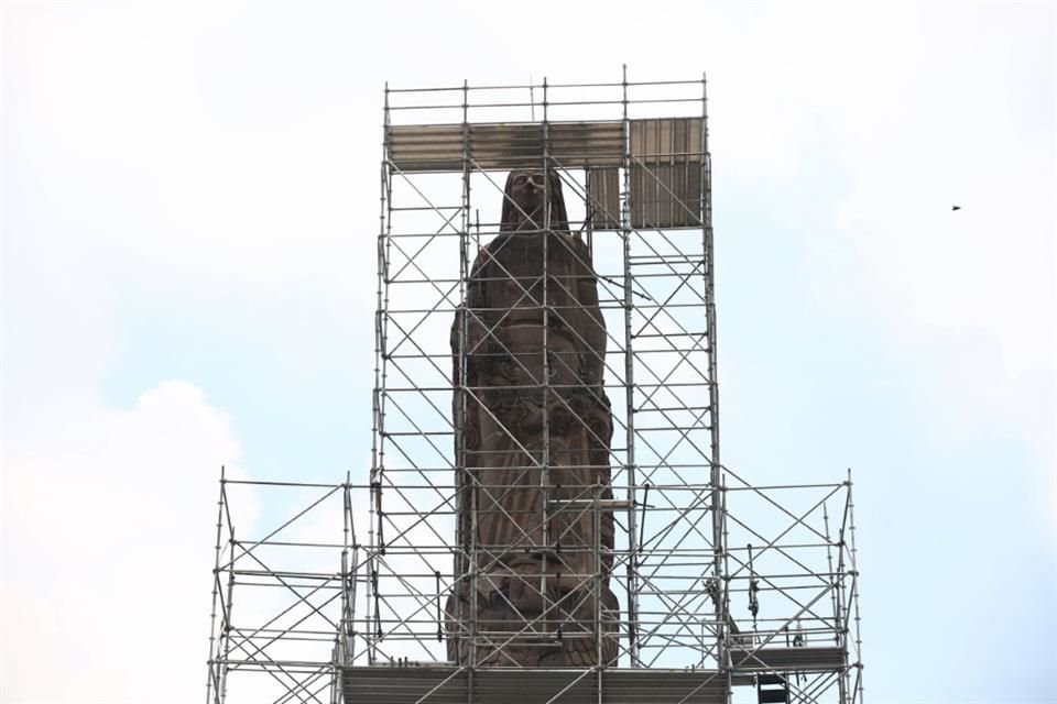 La 'Madre Patria' está construida de cantera rosa de San Miguel el Alto.