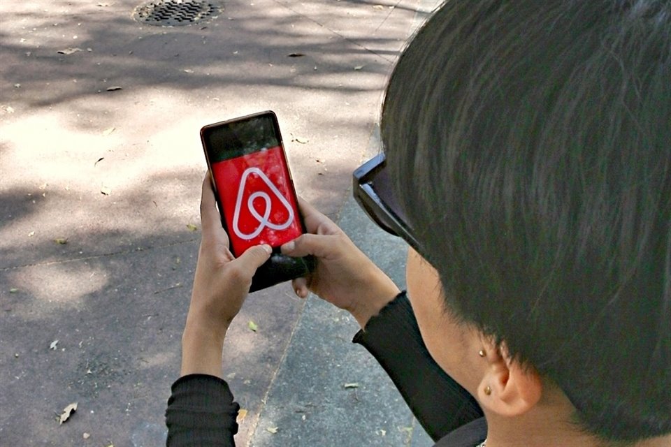 El Gobierno podría estar percibiendo anualmente hasta 18.4 mdp por concepto de impuestos que se cobran a los usuarios a través de Airbnb.