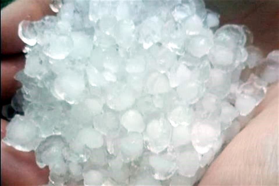 En algunos puntos se registró la caída de granizo.