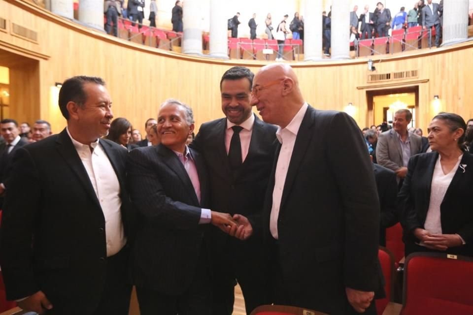 Tras homenaje a Enrique Javier Anguiano Alfaro, el líder de MC, Dante Delgado, reconoció su aporte y la fuerza social de Enrique Alfaro.