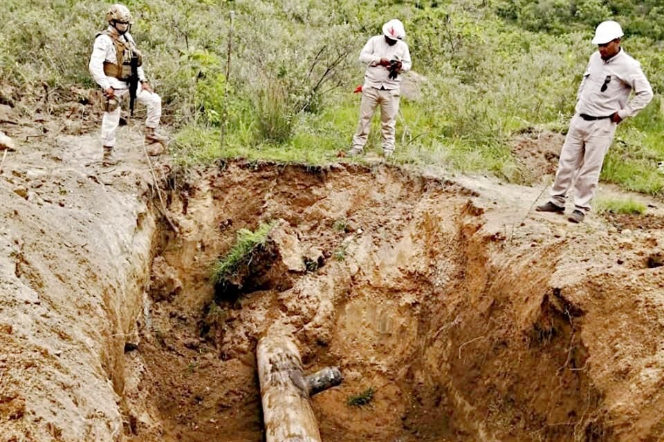 Tototlán es conocido por sus fiestas por el señor de la salud, el Festival de la Guasana y las tomas clandestinas.